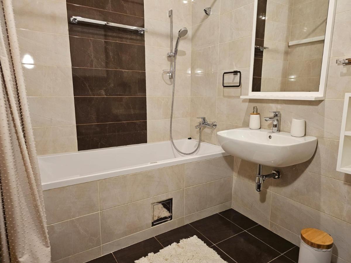 Bright Side Apartment Νόβι Σαντ Εξωτερικό φωτογραφία